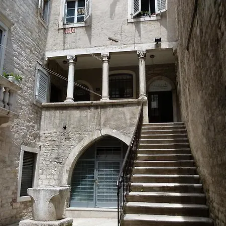 팰리스 아우구비오 스플리트