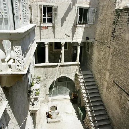 Palace Augubio Split