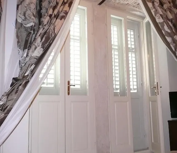 Гостьовий будинок Palace Augubio 4*