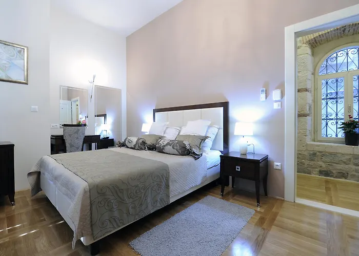 Гостьовий будинок Palace Augubio 4*