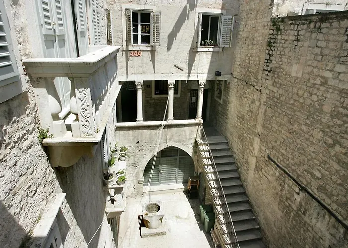 Palace Augubio ספליט