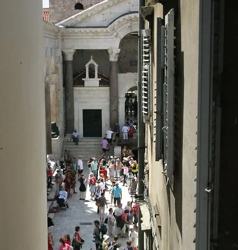 בית הארחה Palace Augubio 4*